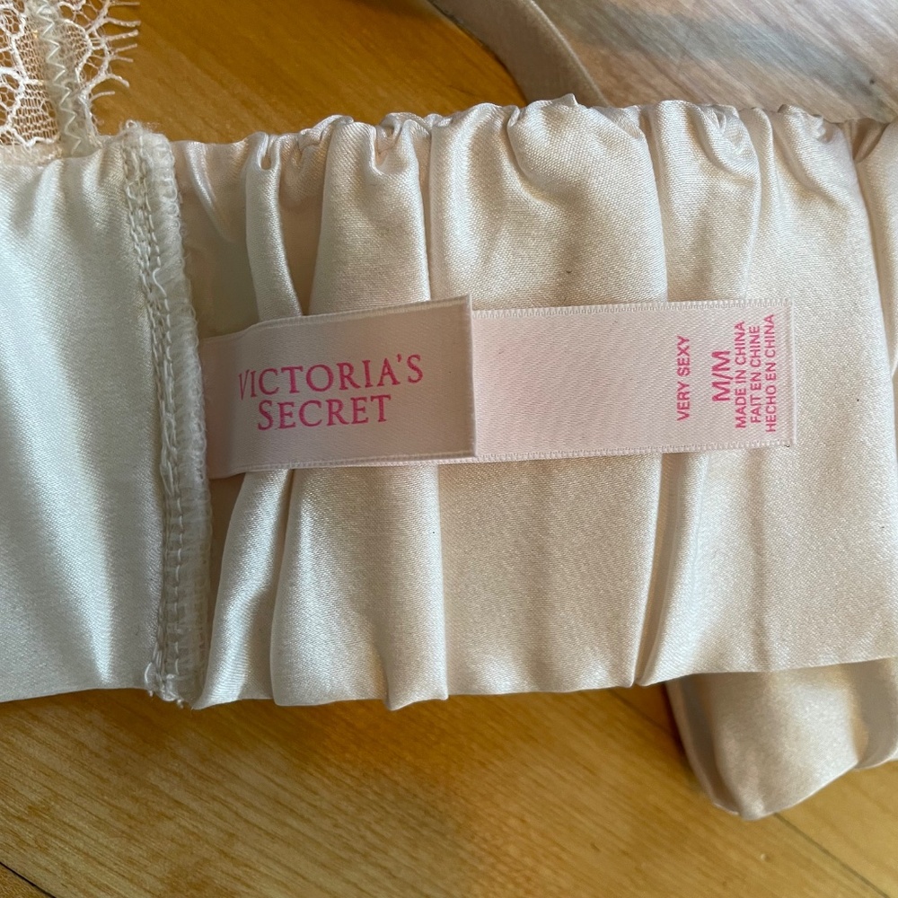 Victoria's Secret Beaded Lace Bralette Silk Bridal Bachelorette Date Night - Picture 10 of 10